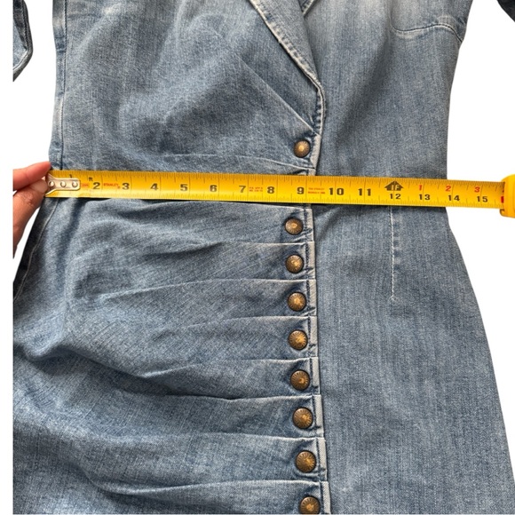 Retrofête Willa Ruched Denim Mini Dress Light Wash Snap Front Luxe - Medium - Picture 7 of 12